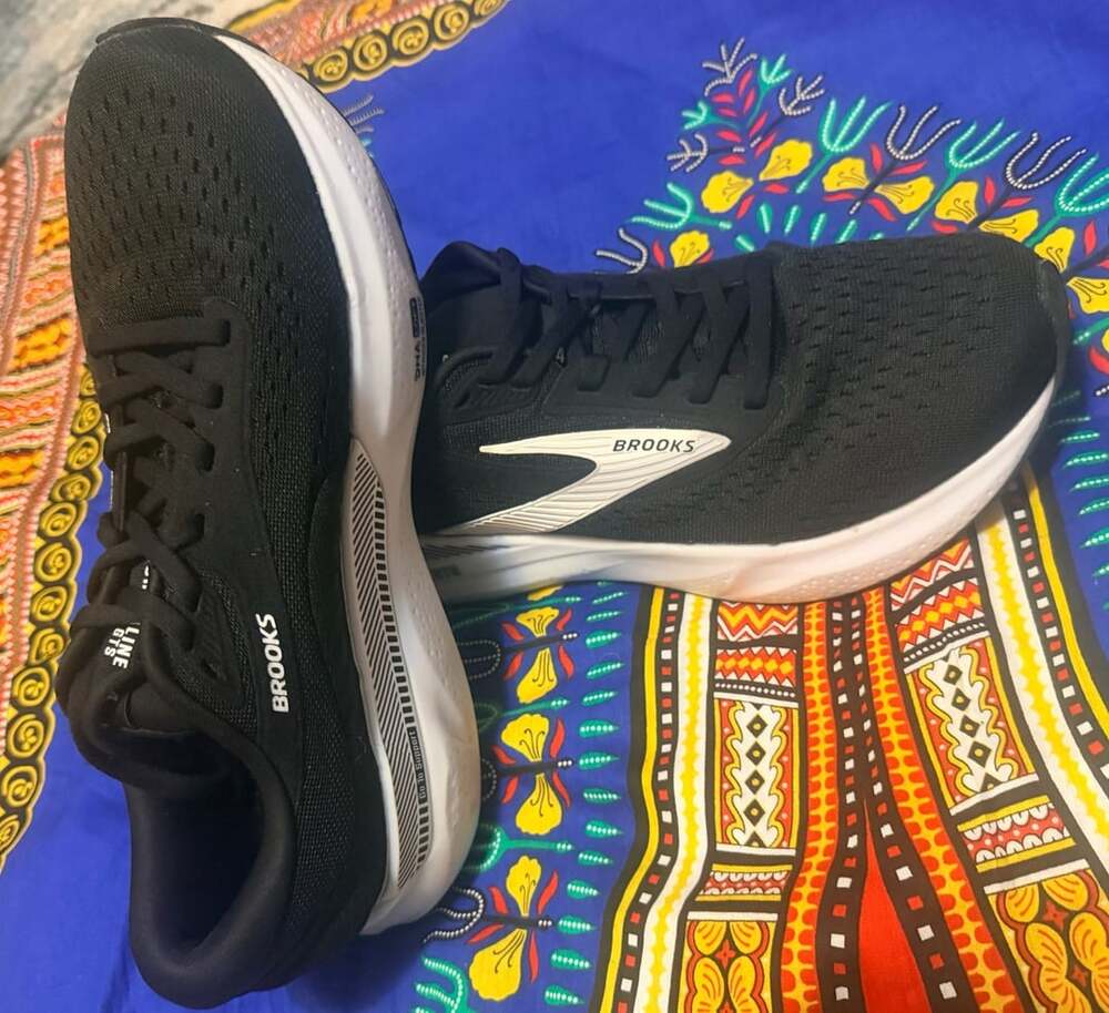 Brooks Adrenaline GTS 24 Black White Running Shoes